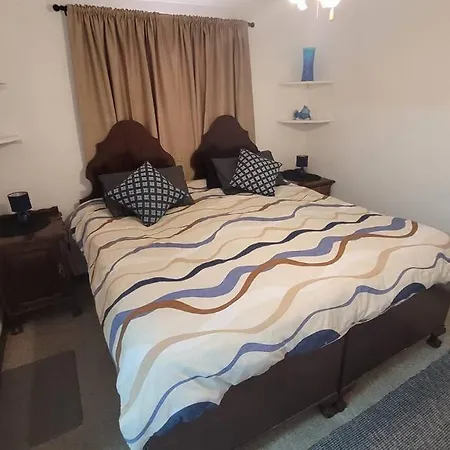Super Cosy Apartment In Quiet Area Vanzylsrus Kaapstad Buitenkant foto